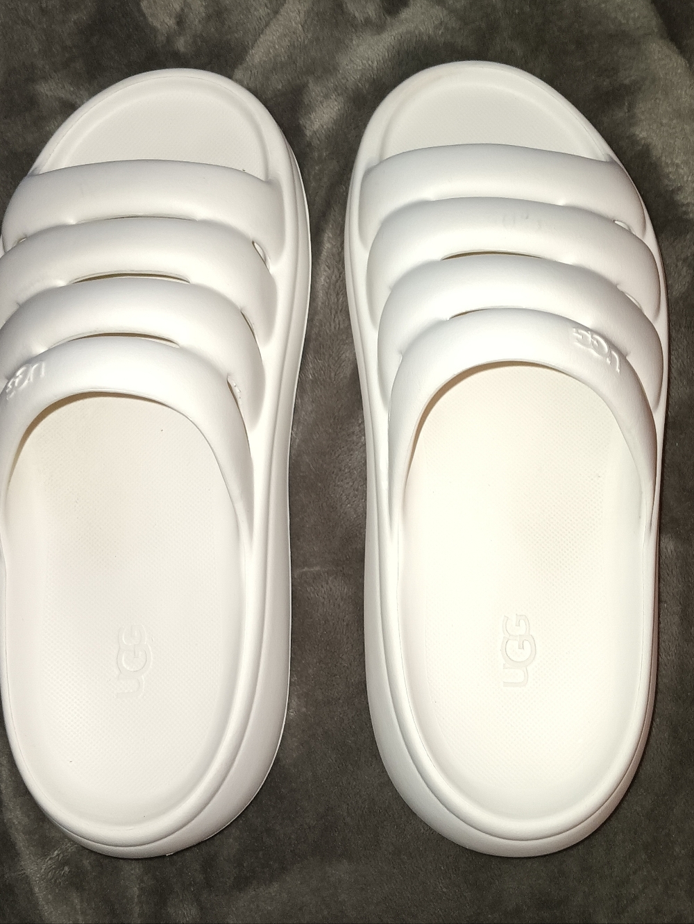 UGG White Puffer Slide Sandals Size 8